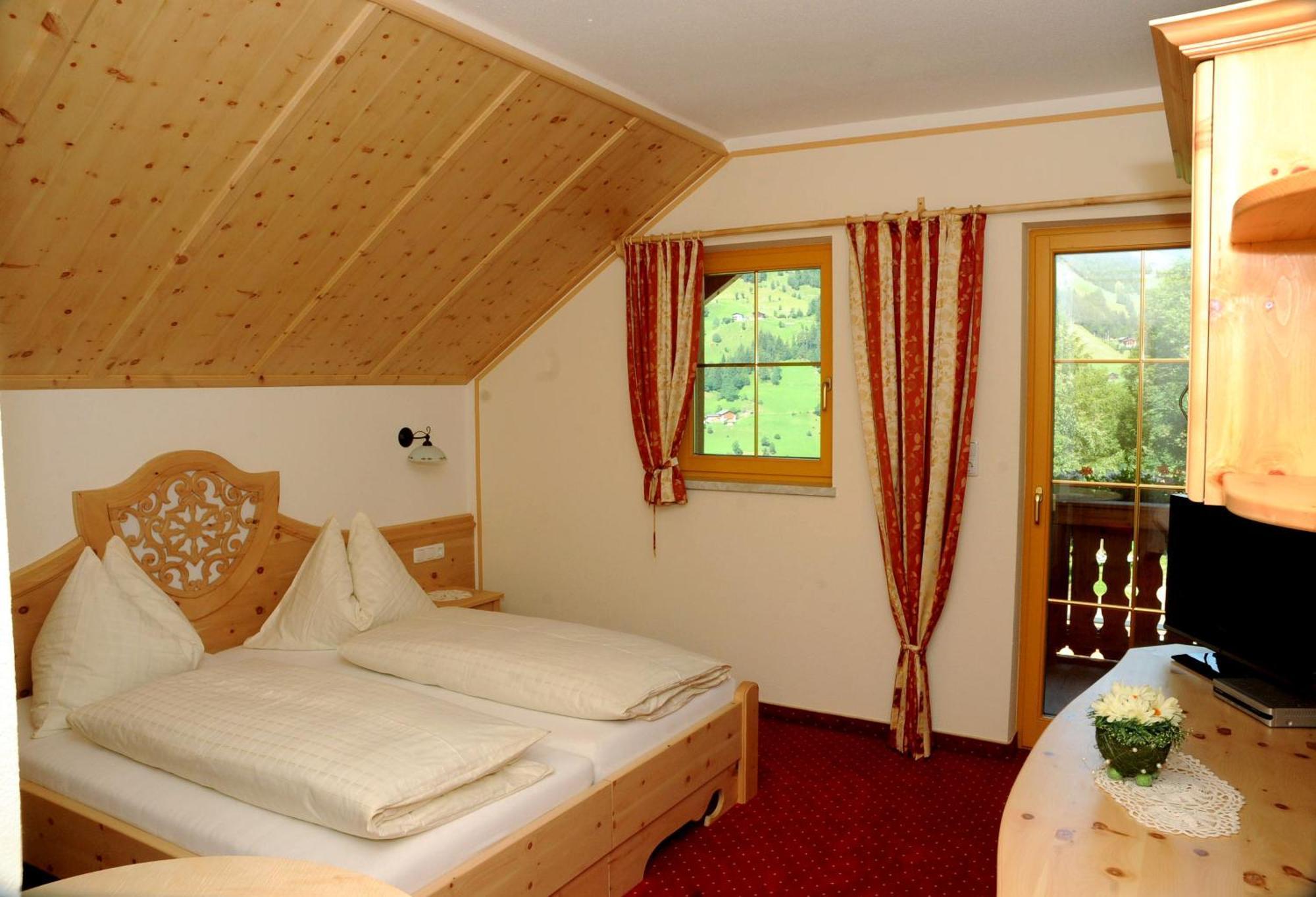 Hotel Sagritzerwirt à Großkirchheim Extérieur photo