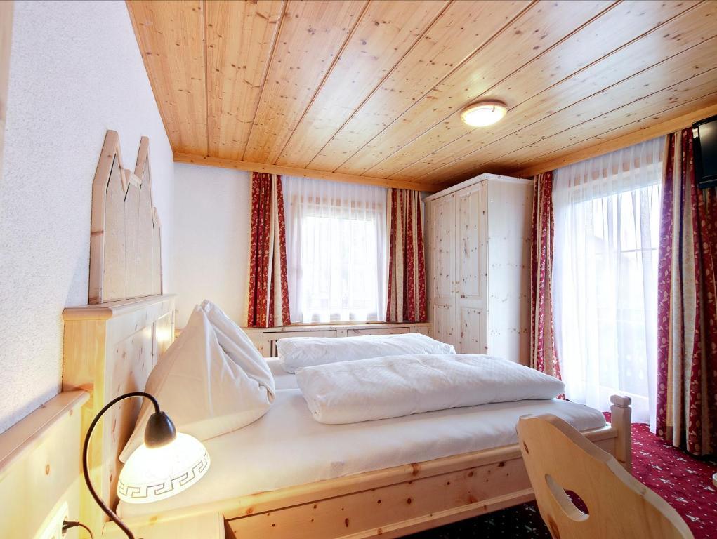 Hotel Sagritzerwirt à Großkirchheim Extérieur photo